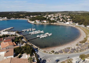 Villa pieds dans la mer de la Cote bleue